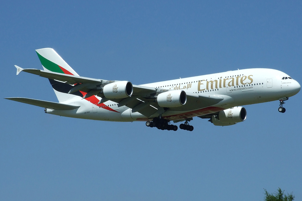 Emirates,A6-EDM,Paris Charles de Gaulle,4.6.10