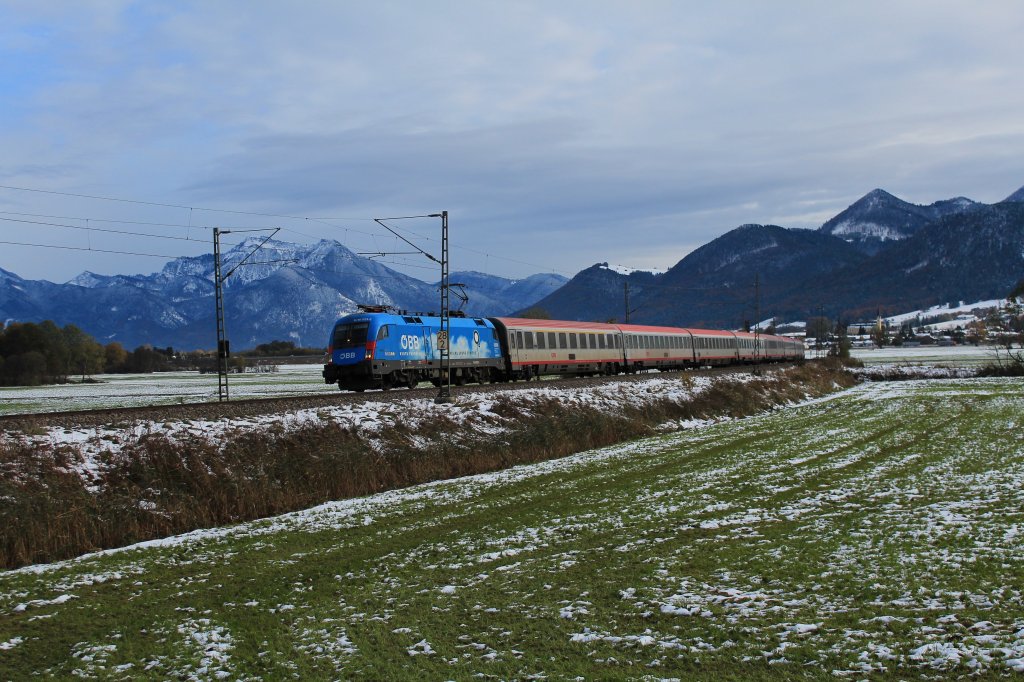 1016 023-2  �BB Gr�ne Schiene  unterwegs von Salzburg in Richtung Kufstein am 30. Oktober 2012 bei Bernau am Chiemsee.