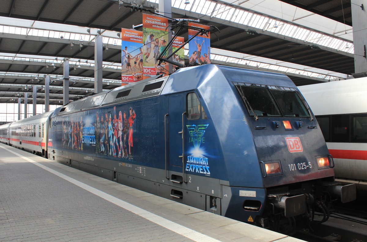101 025-5 am 26. August 2013 im M�nchner Hauptbahnhof.