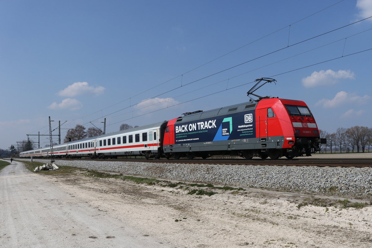 101 068  Back on Track  schob am 3. April 2020 einen  EC  bei �bersee am Chiemsee in Richtung M�nchen.