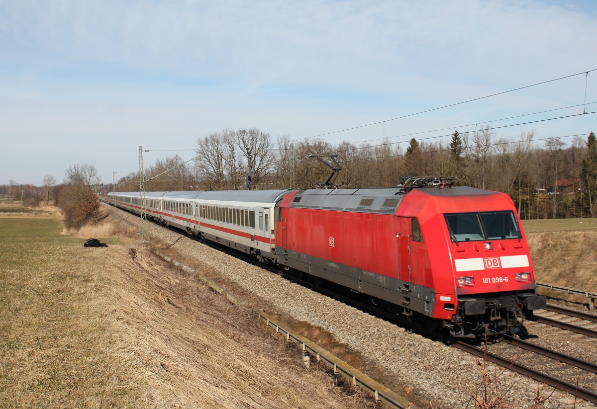 101 096-6 aus M�nchen kommend am 7. M�rz 2015 bei Hilperting.