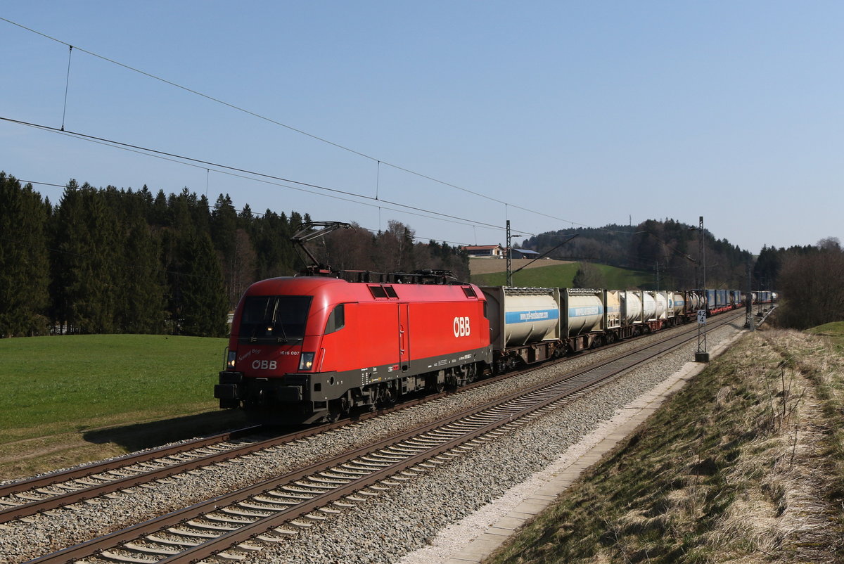 1016 007  Sunny Boy  mit einem  KLV  aus Salzburg kommend am 20. M�rz 2020 bei Grabenst�tt im Chiemgau.