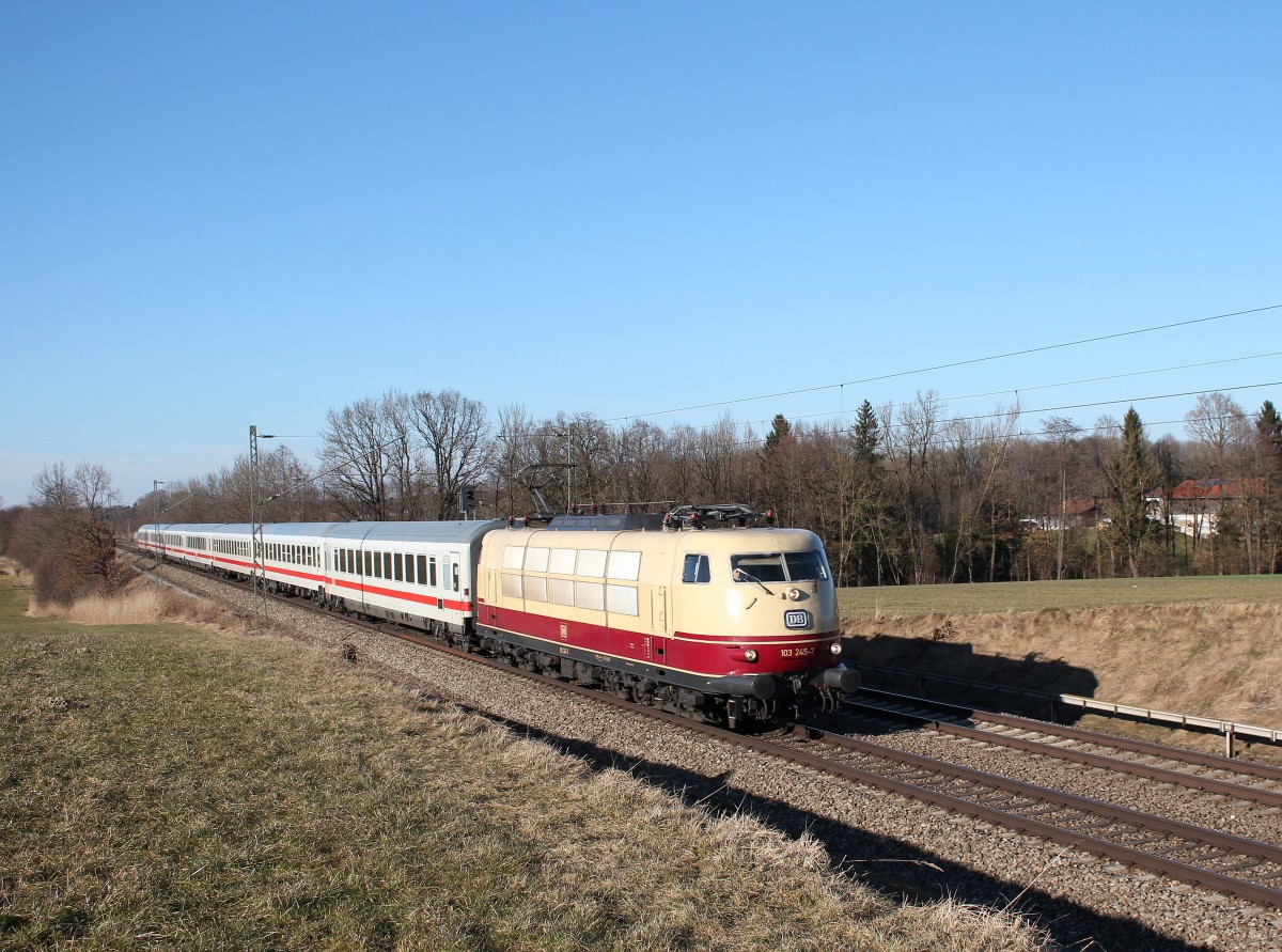103 245-7 war am 7. M�rz 2015 von M�nchen nach Innsbruck unterwegs, aufgenommen bei Hilperting.