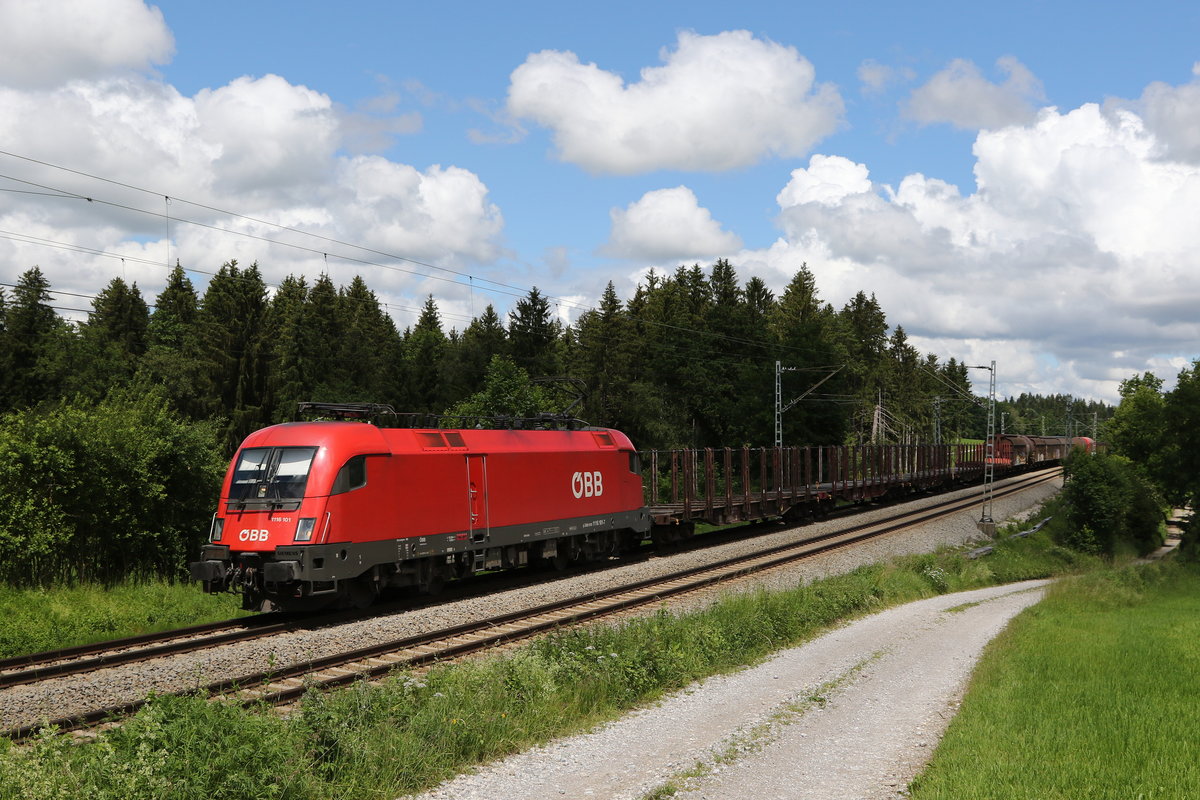 1116 101 mit einem  Mischer  aus Salzburg kommend am 11. Juni 2020 bei Grabenst�tt.