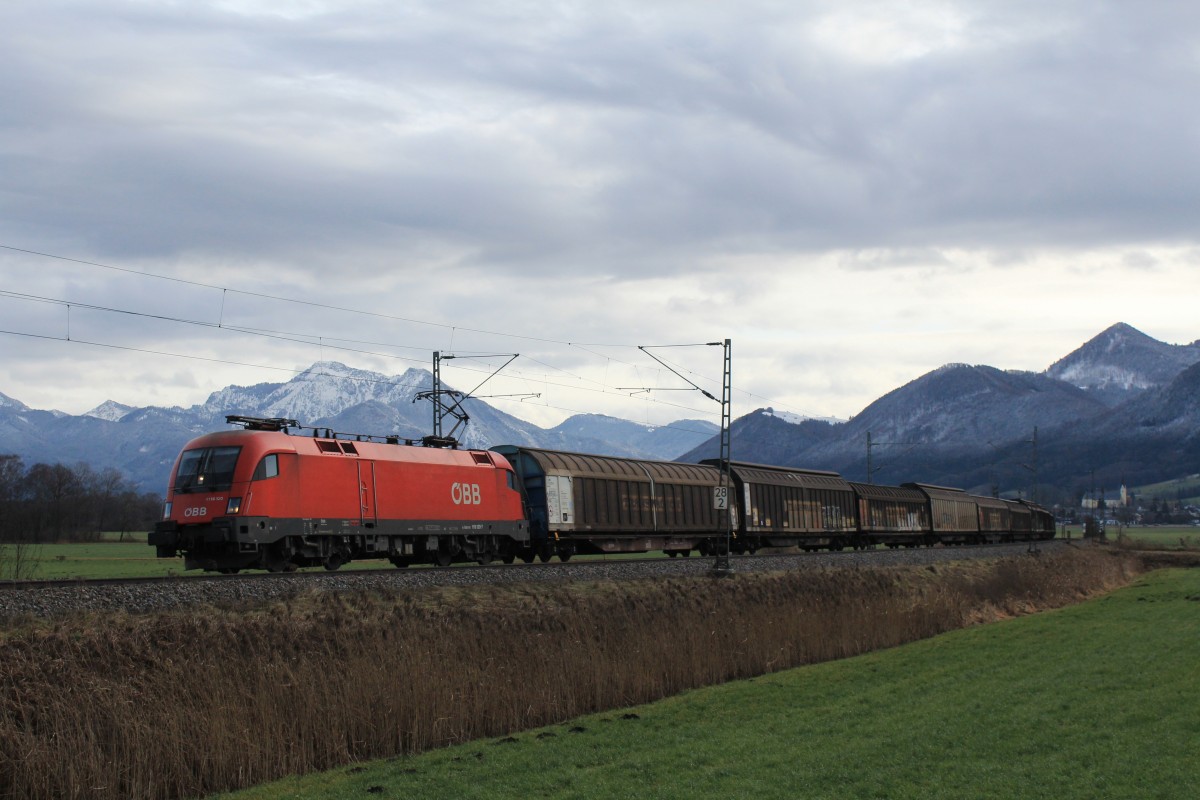 1116 120-7 am 2. Januar 2013 mit einem G�terzug aus Salzburg kommend in Weisham.