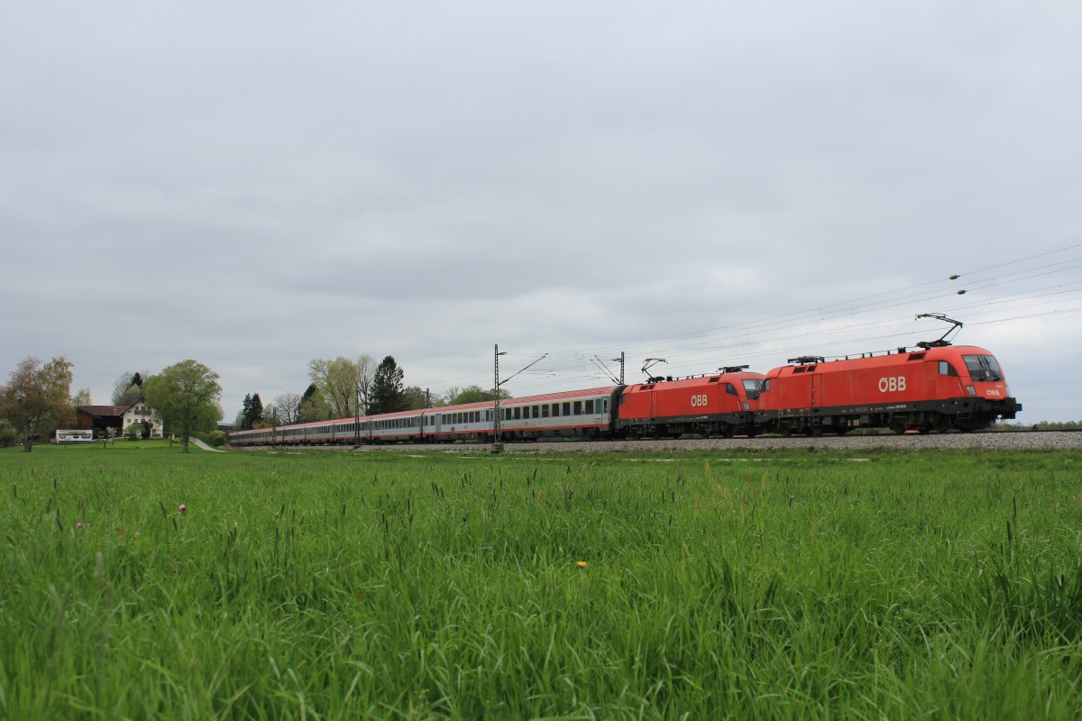 1116 135-3 und 1116 191-8 am 28. April 2013 bei �bersee.
