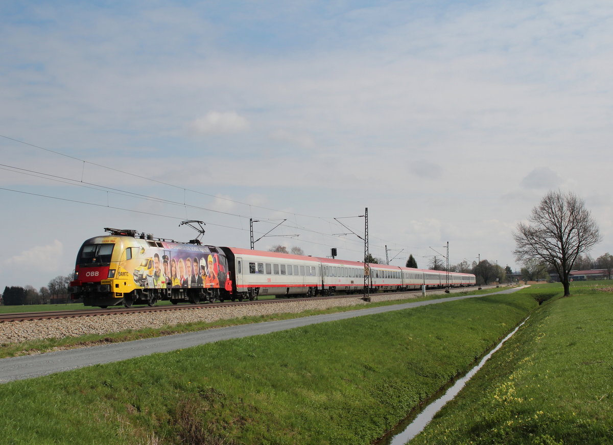 1116 153-8  �AMTC  aus Salzburg kommend am 10. April 2016 bei �bersee am Chiemsee.