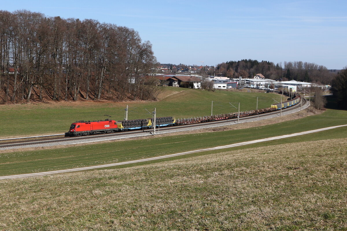 1116 186 mit einem gemischten G�terzug aus Salzburg kommend am 28. Februar 2026 bei Axdorf im Chiemgau.