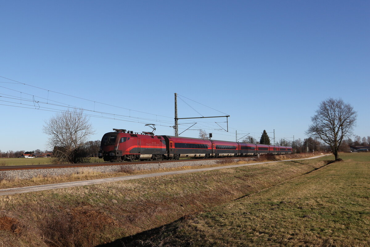 1116 207 war am 10. Dezember 2025 bei �bersee in Richtung Rosenheim unterwegs.