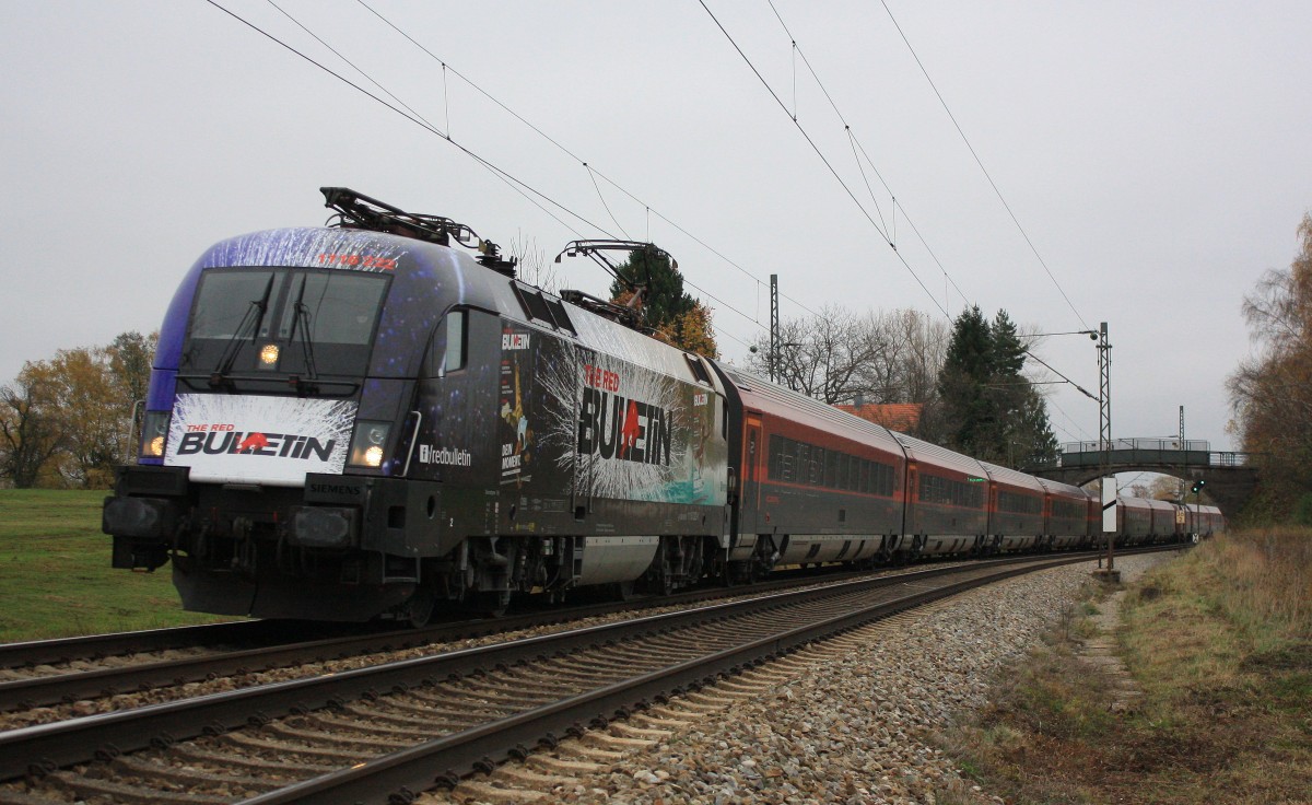 1116 222  Red Bulletin  ist der neueste  Werbe-Ochse  der �BB. Aufgenommen am 16. November von Salzburg kommend bei �bersee am Chiemsee.