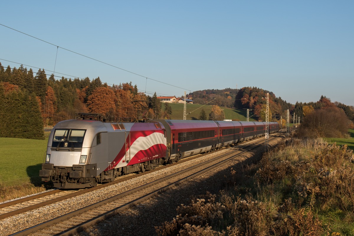 1116 249-4 war am 5. November 2015 mit einer normalen  Rail Jet Garnitur  aus Salzburg kommend bei Grabenst�tt unterwegs.