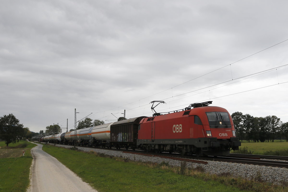 1116 277 auf dem Weg nach Salzburg, aufgenommen am 3. Oktober 2018 bei �bersee am Chiemsee.