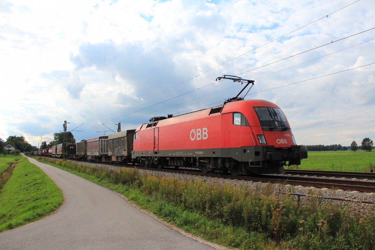 1116 282-3 am 15. September 2012 bei �bersee am Chiemsee.