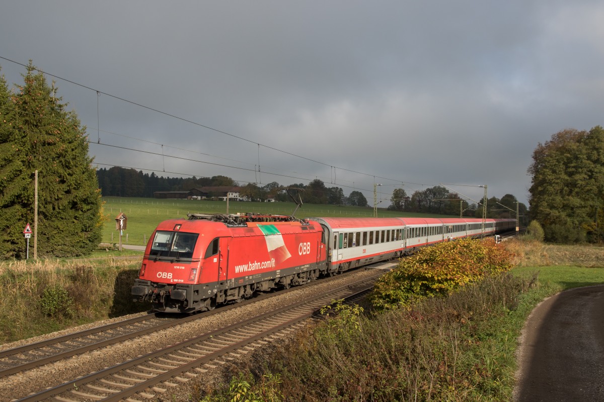 1216 018 aus M�nchen kommend am 24. Oktober 2015 bei Vogl.