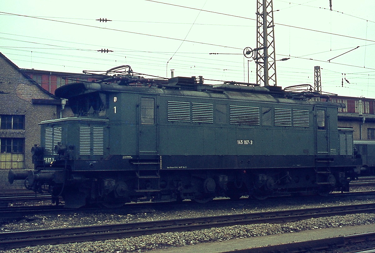 145 167-3 am 31.12.1974 im Badischen Bahnhof Basel