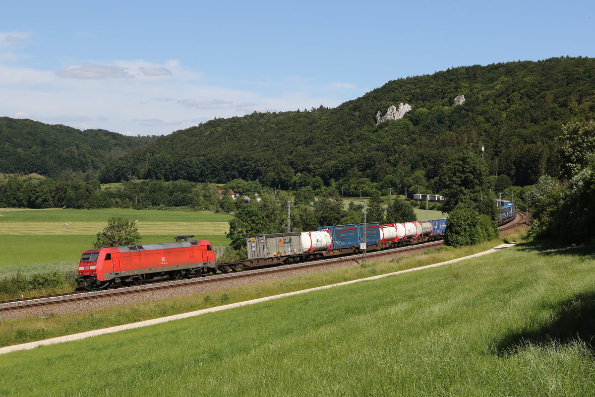 152 150 aus Ingolstadt kommend am 24. Juni 2020 bei Dollnstein im Altm�hltal.