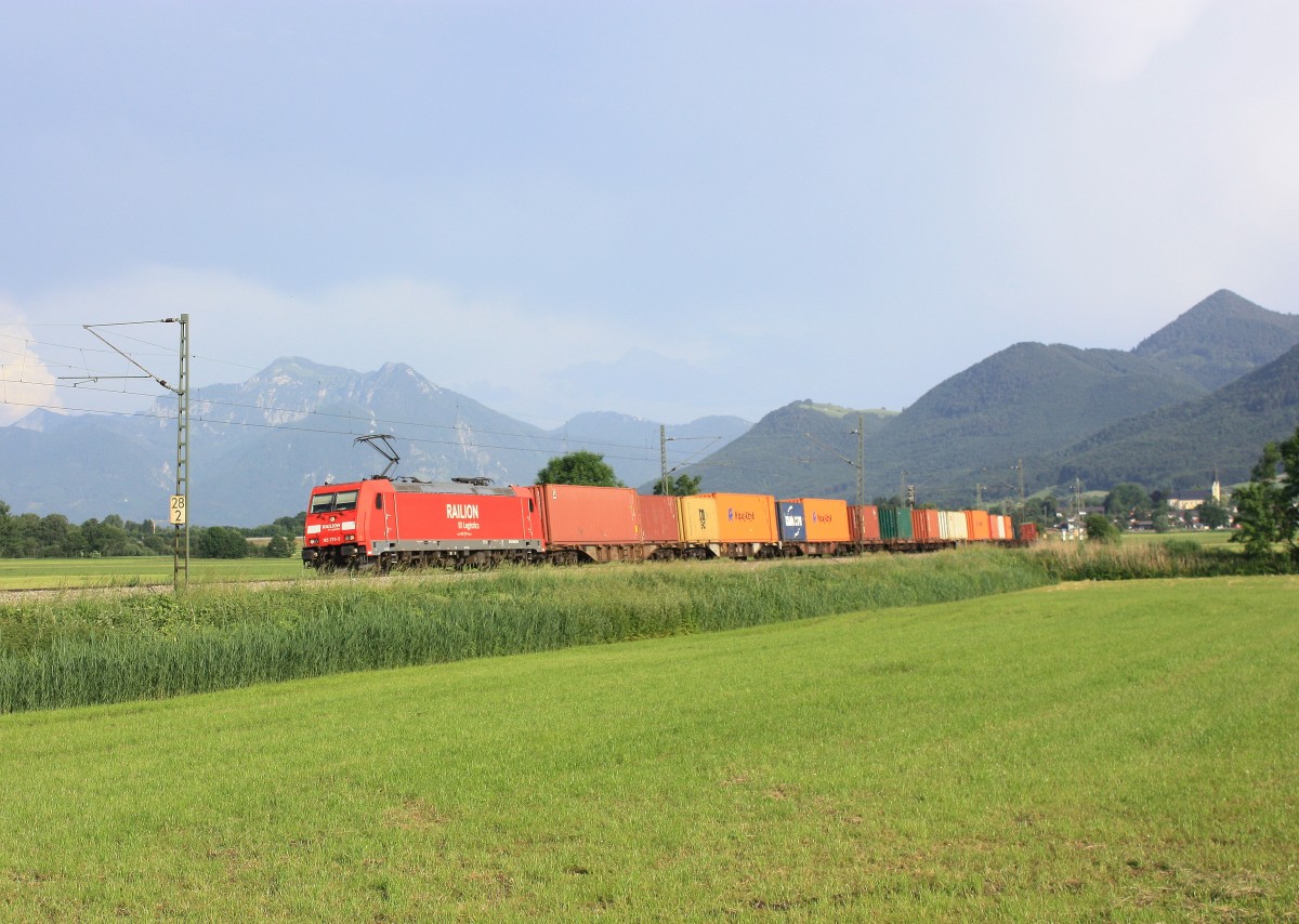 185 275-5 mit einem Containerzug am 10. Juni 2014 bei Weisham.
