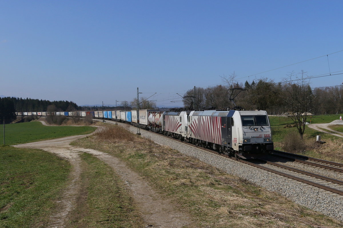 185 666 und 193 776 mit dem  Ekol  am 18. M�rz 2020 bei Grabenst�tt.