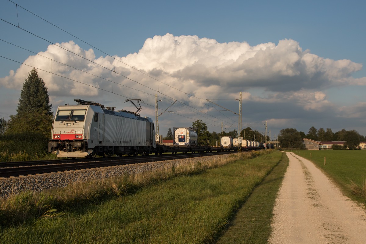 186 443 aus Salzburg kommend am 9. September 2015 bei �bersee.