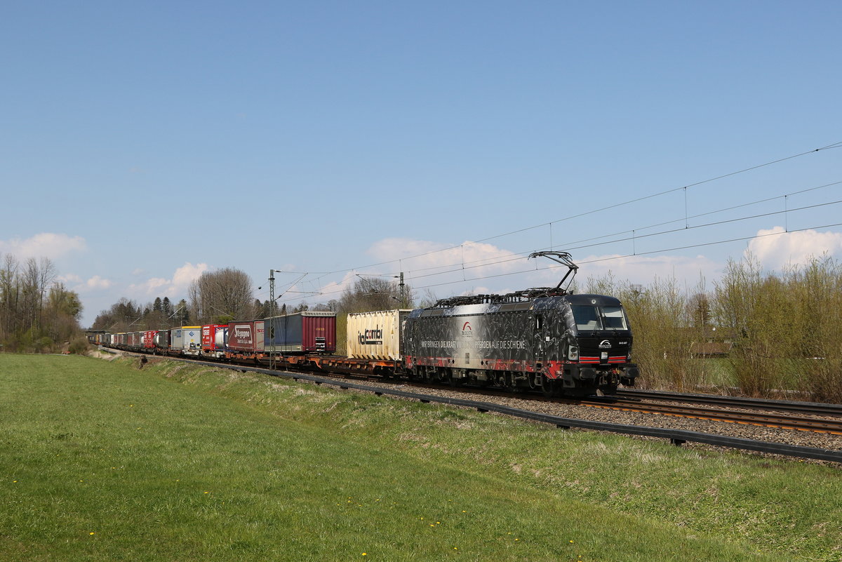 193 657  Pferdelok  mit einem  KLV  am 21. April 2021 bei Brannenburg im Inntal.