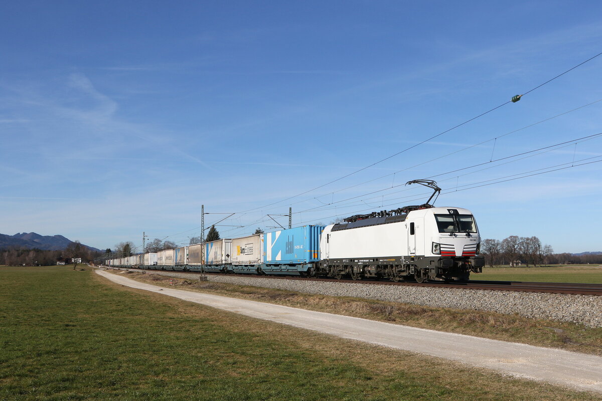 193 962 mit dem  EKOL  am 21. Februar 2023 bei �bersee am Chiemsee.