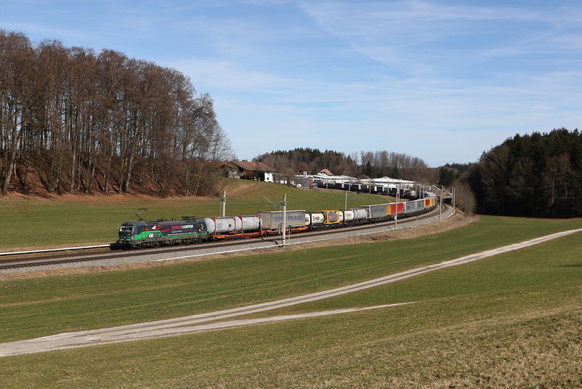 6193 203  HIDDEN CHAMPION  von  TX Logistik  war am 26. Februar 2026 mit einem  KLV  bei Axdorf in Richtung M�nchen unterwegs.