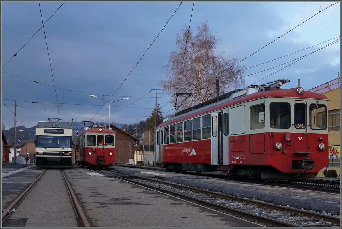 CEV MVR GTw 2/6 sowei die beiden BDeh 2/4 73 und 74 in Blonay.
19. Feb. 2016