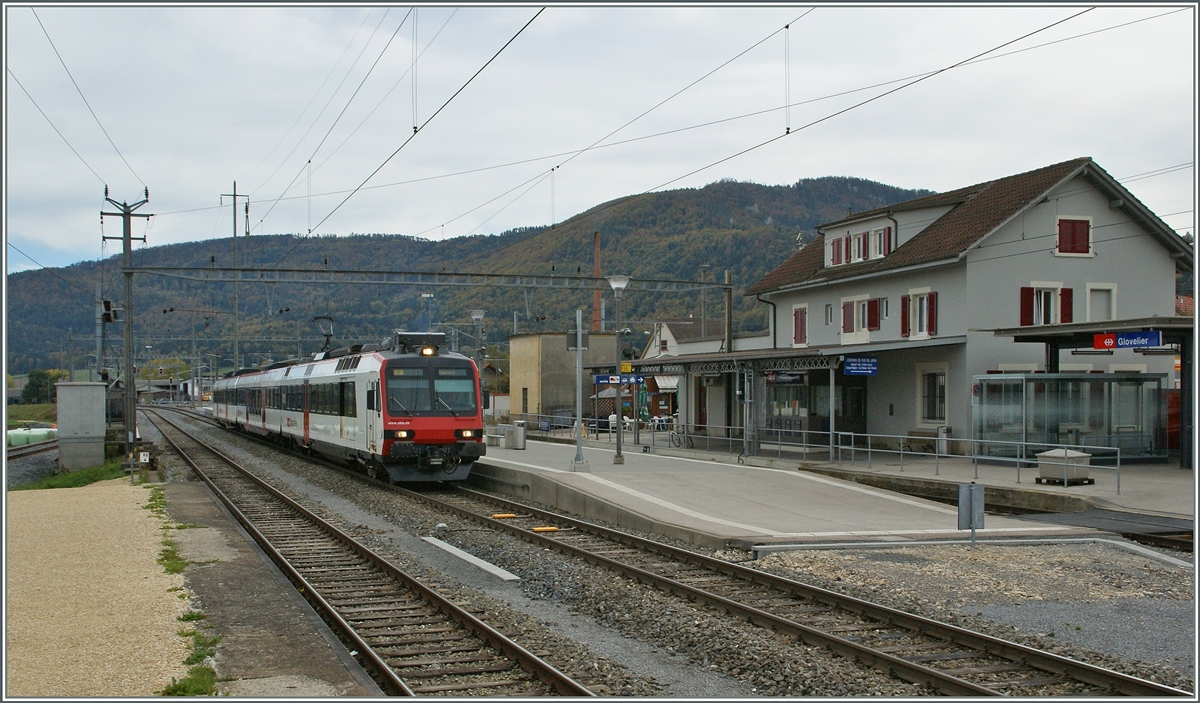 Der aus Delémont in Glovelier eintreffende Domino wird nach einem kurzen Auftenthalt nach Delémont zurückkehren. 
18. Okt. 2012