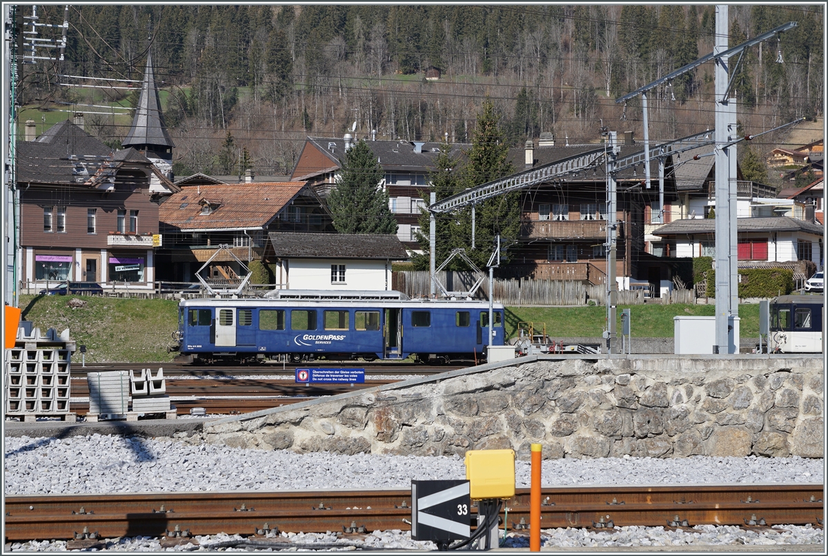 Der MOB BDe 4/4 3002 wartet auf einen nächsten Einsatz. 

14. April 2021