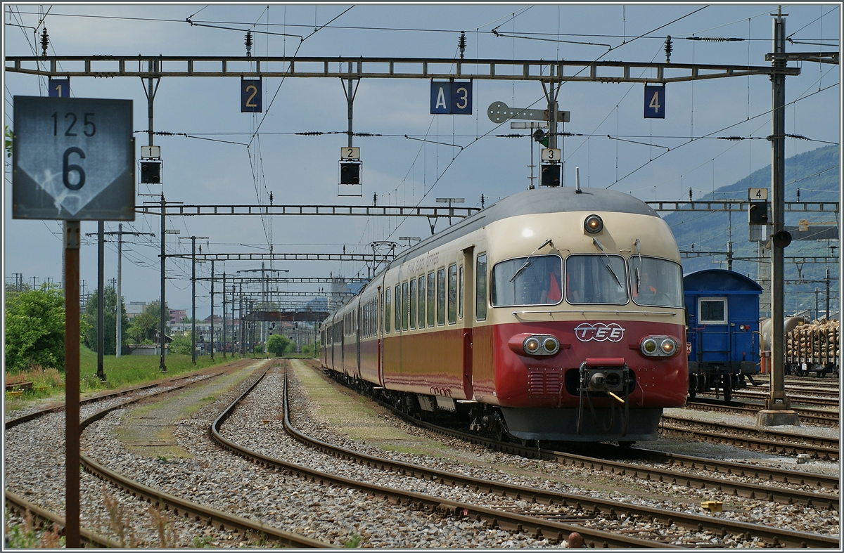 Der RAe TEE im Rangierbahnhof von Biel. 
8. Mai 2009