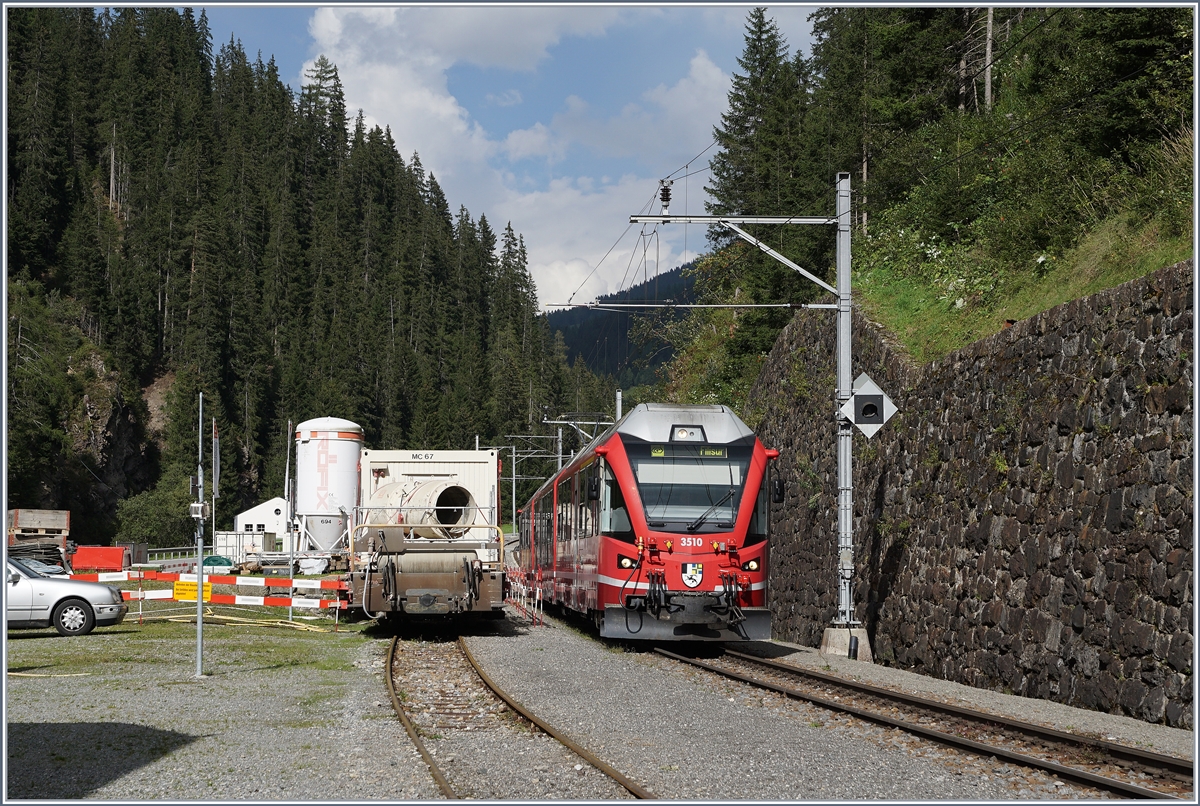 Der RhB ABe 4/12 3510 erreicht als Regionalzug 1837 Davos Monstein.
12. Sept. 2016
