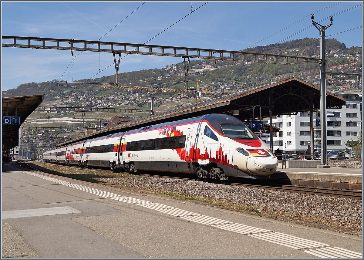 Der SBB ETR 610 RABE 505 022-7 Johann Wolfgang von Goethe bei der Durchfahrt in Vevey.
20. April 2018