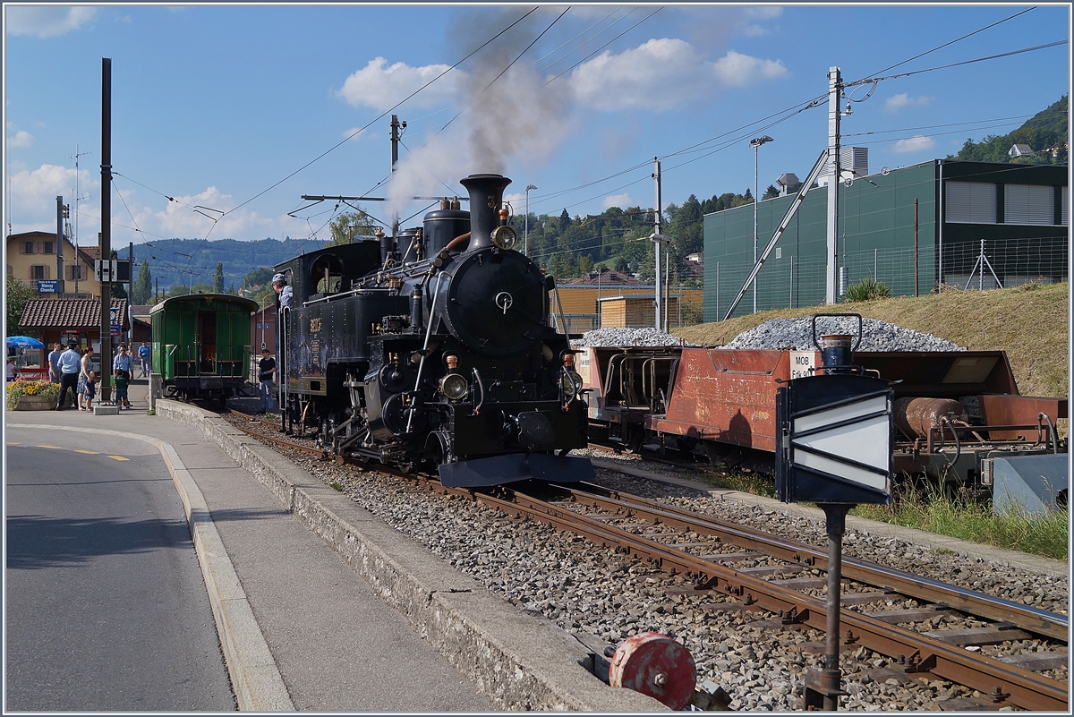 Die B.F.D. HG 3/4 N° 3 manövriert in Blonay an ihren Zug nach Chamby heran. 

19. Mai 2018