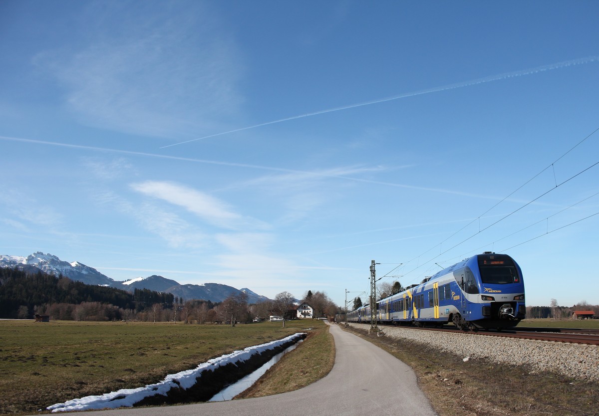 ET 304 war am 8. M�rz 2015 bei �bersee in Richtung Salzburg unterwegs.