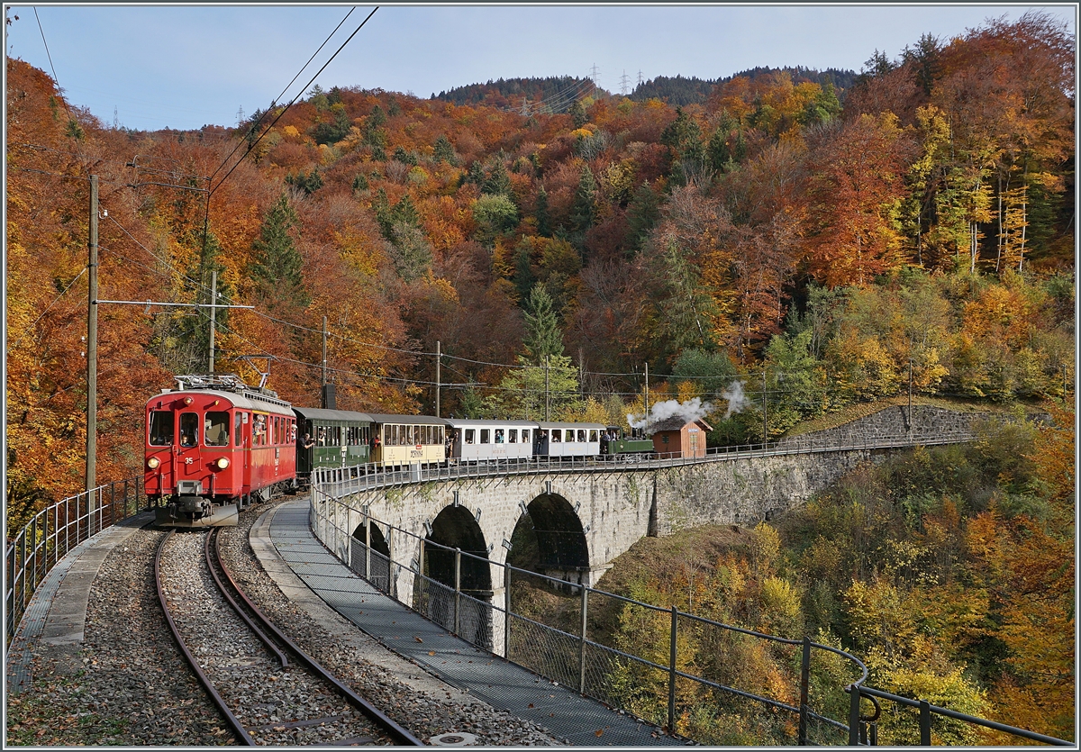  LA DER 2020 du Blonay-Chamby  / Saison Abschluss der Blonay-Chamby Bahn: Mit einem verstärkten Fahrplan und viel Dampf wird vor dem  Winterschlaf  (bzw. Arbeit im Dépôt Chaulin) nochmals viel Betrieb gemacht. Zum Schluss für heute nochmals ein  klassisches  Bild: Der RhB Abe 4/4 I 35 (Baujahr 1908) fährt mit dem RIVIERA BELLE EPOQUE EXPRESS (und einem Dampfzug nach Blonay) auf der Fahrt nach Vevey über den Baye de Clarens Viadukt. 

25. Okt. 2020