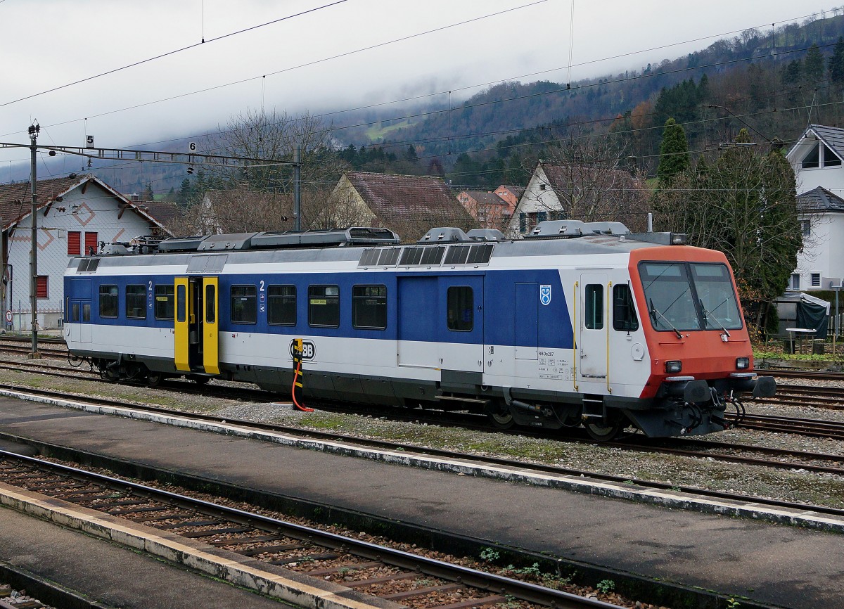 OeBB: RBDe 207  BALSTHAL  abgestellt auf dem Endbahnhof Balsthal am 3. Dezember 2014.
Foto: Walter Ruetsch