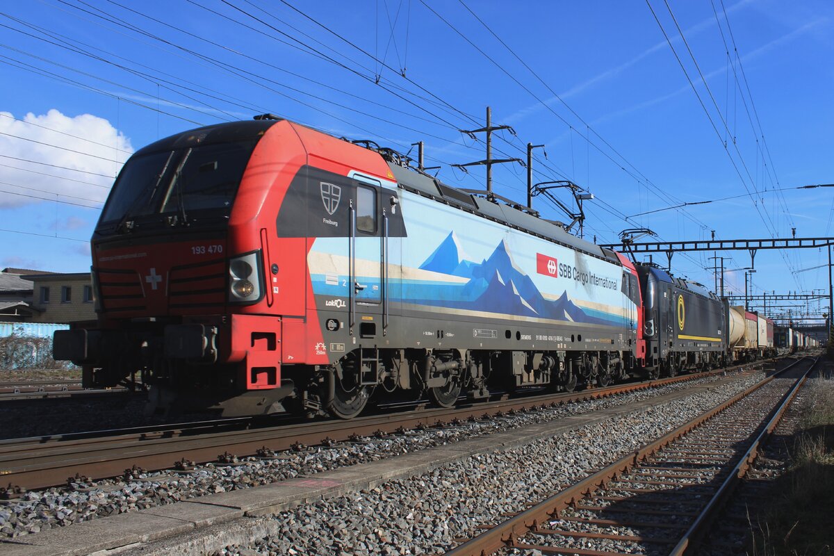 Von der offentlich zug�ngicher PLatz in Prateln wurde am 13 Februar 2024 SBB Cargo 193 470 samt KLV fotografiert.