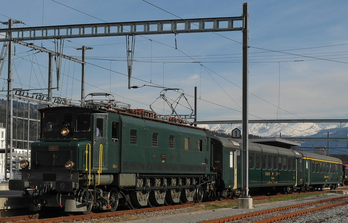 Zufallssichtung - Ae 4/7 11026 am 29.03.2014 in Wattwil. Da keine Fahrg�ste in dem Zug sa�en, wird davon ausgegangen, dass es sich um eine Bereitstellung handelte.