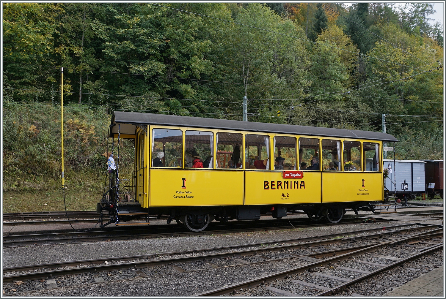 Der Bernina Bahn Salon Wagen As 2 nach der gelungenen Revision wird am letzten Wochenendeer der Saison eingeweiht und steht in der nun in Kürze beginenden SAison 2024 wieder zur Verfügung. 

28. Okt. 2023