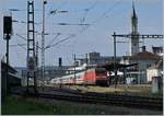 Die DB 101 067-1 wartet mit ihrem IC 2006 auf Gleis 3 auf die Abfahrt  23.