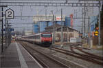 IR nach Brig mit Re 460 034 in Aigle.