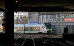 Der Bahnhof Bern -     Die S2 nach Laupen BE fährt in den Bahnhof von Bern ein.