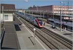 Zumindest für die Bahnsteigfotografie ist die neue Fussgängerbrücke in St.