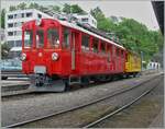 Der RhB ABe 4/4 I 35 der Blonay Chamby Bahn wartet in Vevey mit dem Salonwagen als  Riviera Belle Epoque  auf die Abfahrt nach Chaulin. Bereits im August begann dann der Umbau des CEV MVR Bahnhofs von Vevey welcher den Betrieb doch stark einschränkt.  

25. Mai 2025