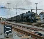 Die SBB (Historic) A 3/5 705 mit einem  Extrazug in Murten.