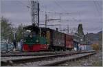 Die G 2/2 N° 4 RIMINI (Baujahr 1900 / Krauss) der Blonay-Chamby Bahn wartet mit einem der letzten Züge der Saison auf die Abfahrt nach Chaulin.

25. Okt. 2020 