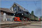 Festival Suisse de la vapeur / Schweizer Dampffestival 2023 der Blonay-Chamby Bahn: Die G 2x 2/2 105 dampft am Schluss des Dampfzuges nach Vevey kurz vor der Abfahrt in Blonay.