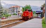 Die Bm 4/4 18409 fährt in La Tour de Peilz in Richtung Lausanne durch.