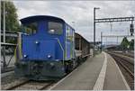 Dort, wo Peter Ackermann vor vielen Jahren in Sursee den ST Dampfzug nach Triengen fotografierte wurde das Gleis gekürzt und bietet nur noch wenig Platz; diesen nutzt die Tm 232 517-3 (UIC 98 85
