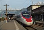 Ein SBB RABe 503 als EC 35 beim Halt in Sion.